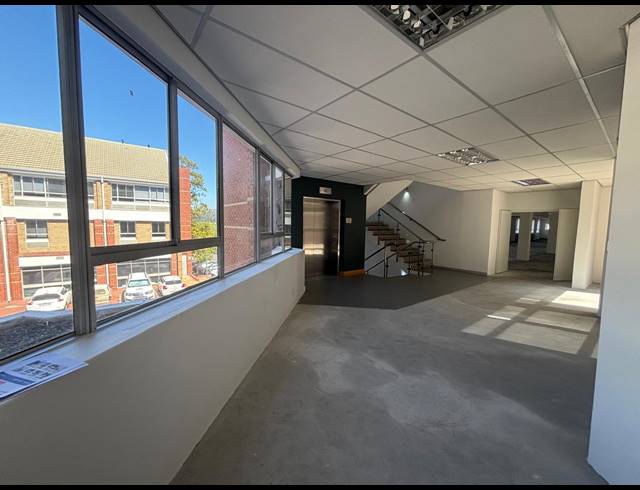 971M² OFFICE TO LET IN TYGER VALLEY